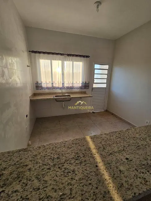 Foto 5 de Casa de Condomínio com 2 quartos à venda, 250m2 em Espirito Santo Do Pinhal - SP