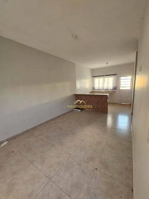 Foto 3 de Casa de Condomínio com 2 quartos à venda, 250m2 em Espirito Santo Do Pinhal - SP