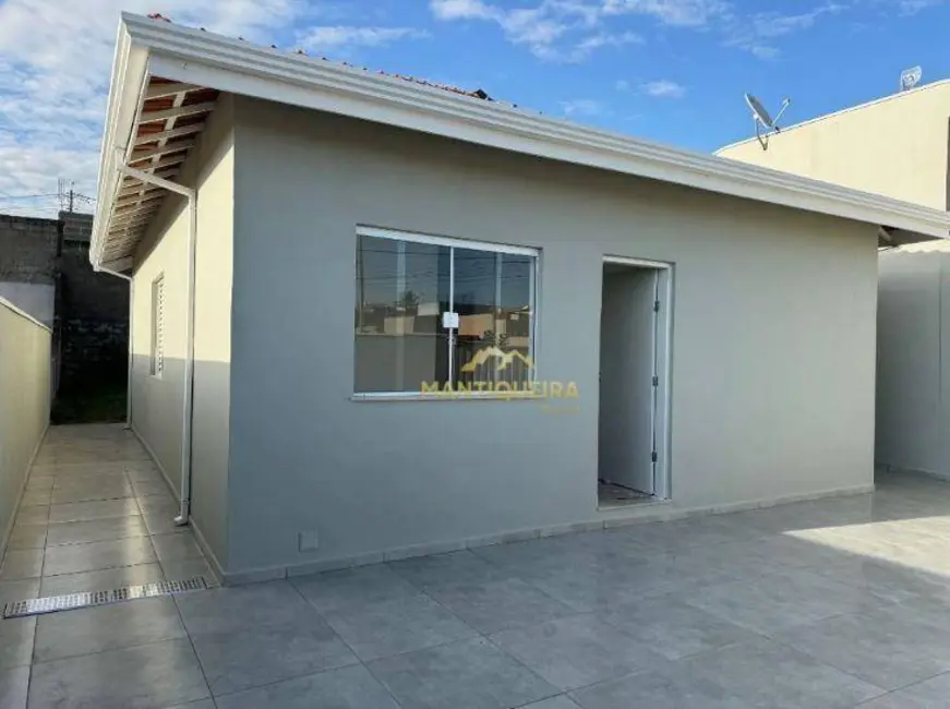 Foto 1 de Casa com 3 quartos à venda, 250m2 em Espirito Santo Do Pinhal - SP