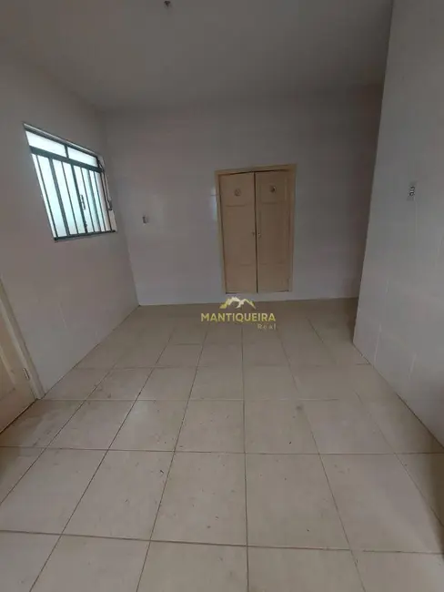 Casa com 3 quartos para alugar, 250m2 em Centro, Espirito Santo Do Pinhal - SP - imagem 9 Foto 9 de Casa com 3 quartos para alugar, 250m2 em Centro, Espirito Santo Do Pinhal - SP