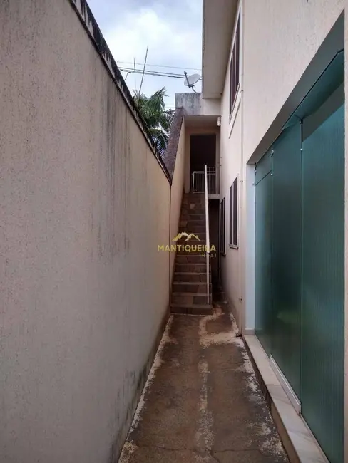 Foto 3 de Casa com 3 quartos à venda, 350m2 em Espirito Santo Do Pinhal - SP