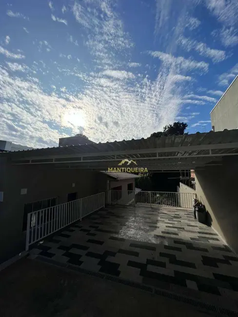 Foto 4 de Casa com 3 quartos à venda, 712m2 em Espirito Santo Do Pinhal - SP