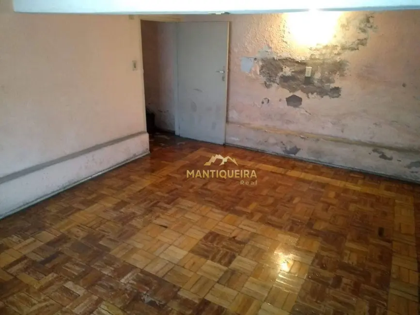 Foto 4 de Armazém / Galpão à venda, 300m2 em Espirito Santo Do Pinhal - SP