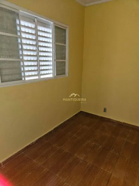 Casa com 2 quartos para alugar, 250m2 em Centro, Espirito Santo Do Pinhal - SP - imagem 9 Foto 9 de Casa com 2 quartos para alugar, 250m2 em Centro, Espirito Santo Do Pinhal - SP