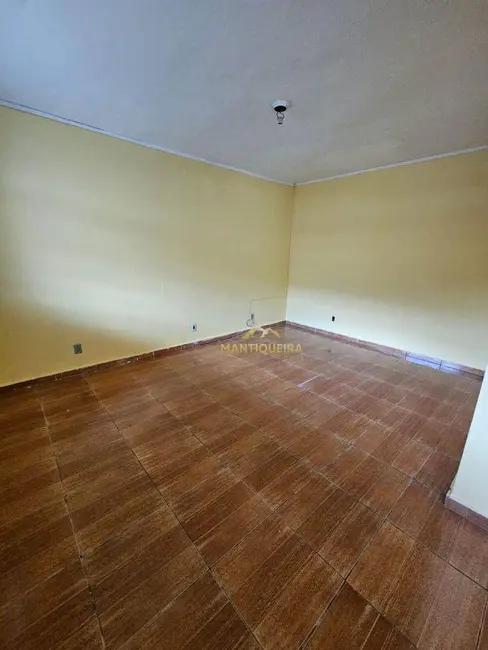 Casa com 2 quartos para alugar, 250m2 em Centro, Espirito Santo Do Pinhal - SP - imagem 3 Foto 3 de Casa com 2 quartos para alugar, 250m2 em Centro, Espirito Santo Do Pinhal - SP