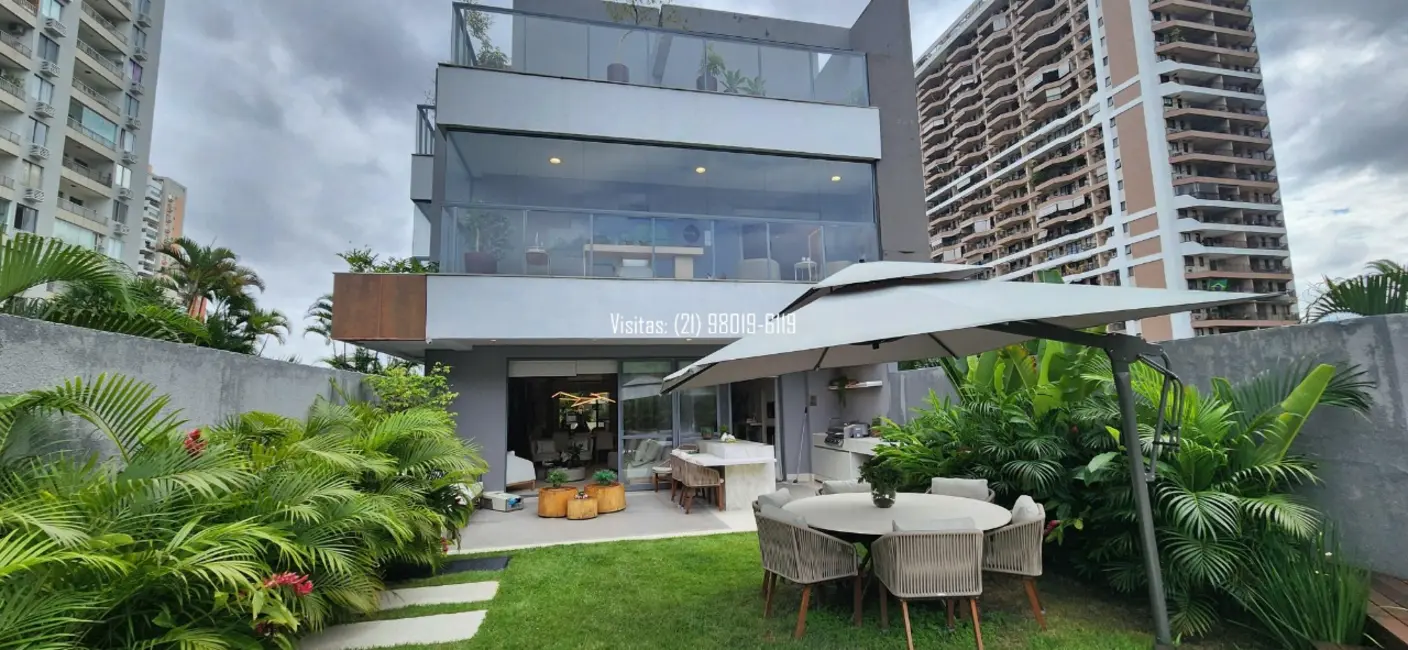 Casa de Condomínio com 3 quartos à venda, 324m2 em Barra da Tijuca, Rio De Janeiro - RJ - imagem 1 Foto 1 de Casa de Condomínio com 3 quartos à venda, 324m2 em Barra da Tijuca, Rio De Janeiro - RJ