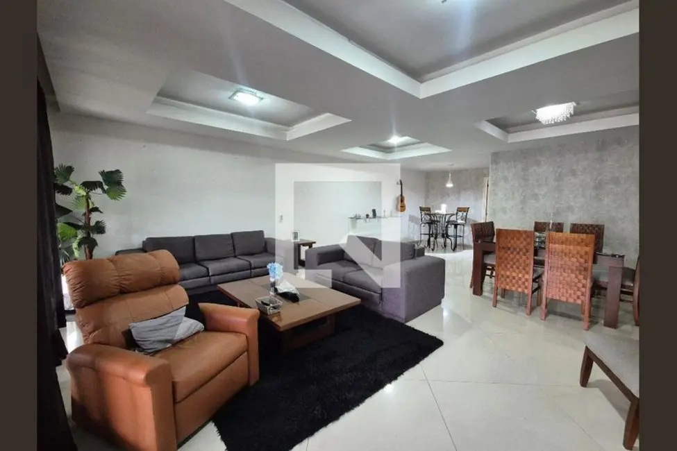 Casa com 4 quartos à venda, 400m2 em Rio De Janeiro - RJ - imagem 3 Foto 3 de Casa com 4 quartos à venda, 400m2 em Rio De Janeiro - RJ