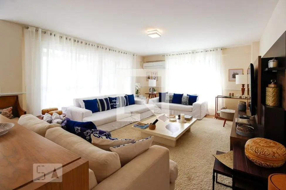 Foto 1 de Casa com 4 quartos à venda, 450m2 em Rio De Janeiro - RJ
