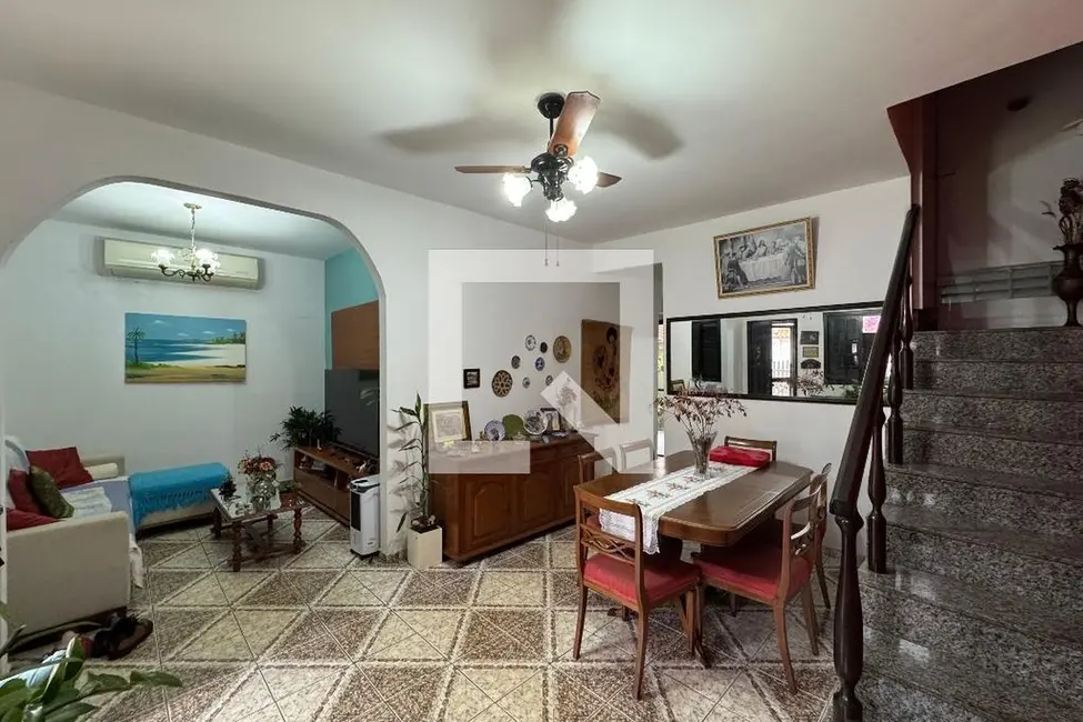 Casa com 4 quartos à venda, 300m2 em Rio De Janeiro - RJ - imagem 4 Foto 4 de Casa com 4 quartos à venda, 300m2 em Rio De Janeiro - RJ