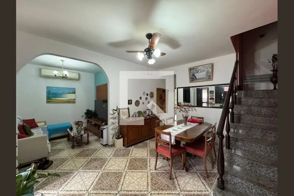 Casa com 4 quartos à venda, 300m2 em Rio De Janeiro - RJ - imagem 3 Foto 3 de Casa com 4 quartos à venda, 300m2 em Rio De Janeiro - RJ