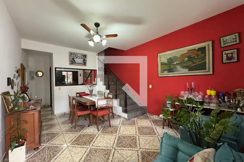 Casa com 4 quartos à venda, 300m2 em Rio De Janeiro - RJ - imagem 2 Foto 2 de Casa com 4 quartos à venda, 300m2 em Rio De Janeiro - RJ
