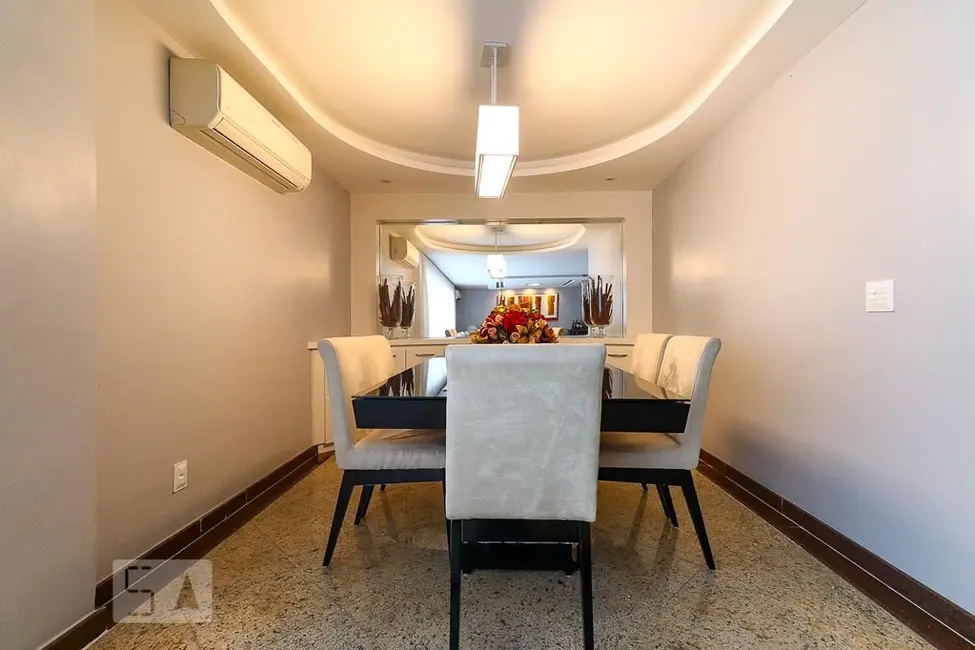 Apartamento com 5 quartos à venda, 360m2 em Rio De Janeiro - RJ - imagem 4 Foto 4 de Apartamento com 5 quartos à venda, 360m2 em Rio De Janeiro - RJ