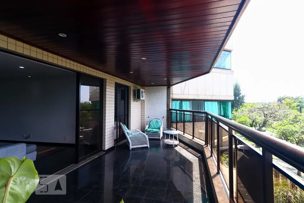 Apartamento com 4 quartos à venda, 212m2 em Rio De Janeiro - RJ - imagem 7 Foto 7 de Apartamento com 4 quartos à venda, 212m2 em Rio De Janeiro - RJ