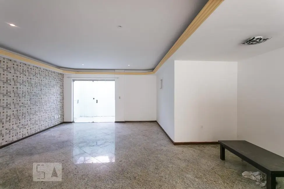 Foto 3 de Casa com 4 quartos à venda, 240m2 em Rio De Janeiro - RJ