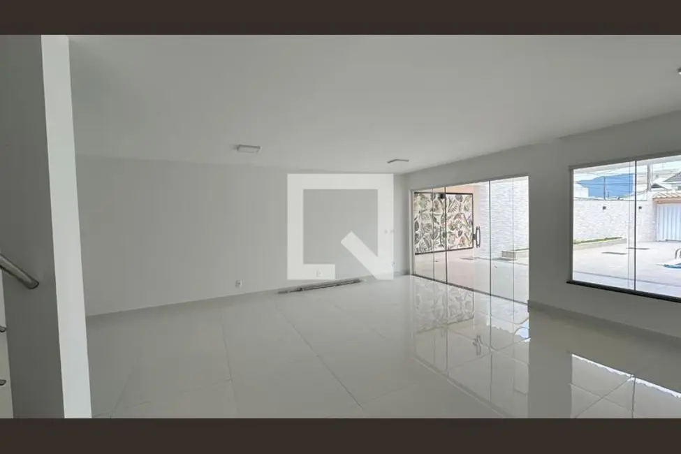 Foto 3 de Casa com 5 quartos à venda, 300m2 em Rio De Janeiro - RJ
