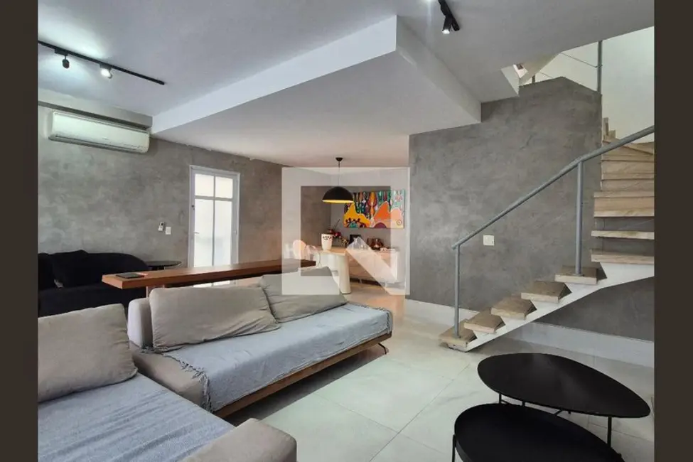 Casa com 3 quartos à venda, 200m2 em Rio De Janeiro - RJ - imagem 3 Foto 3 de Casa com 3 quartos à venda, 200m2 em Rio De Janeiro - RJ