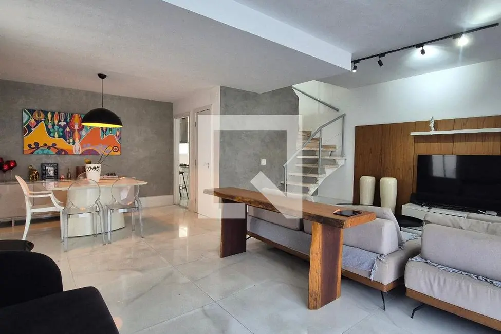 Casa com 3 quartos à venda, 200m2 em Rio De Janeiro - RJ - imagem 2 Foto 2 de Casa com 3 quartos à venda, 200m2 em Rio De Janeiro - RJ