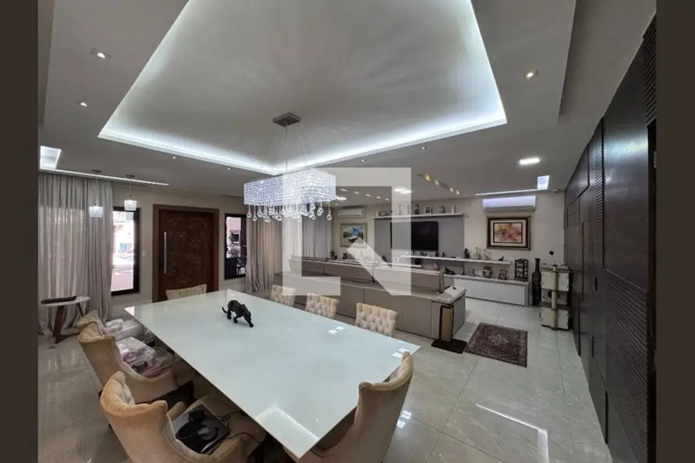 Foto 1 de Casa com 6 quartos à venda, 350m2 em Rio De Janeiro - RJ