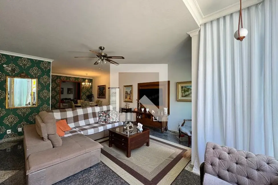 Foto 2 de Casa com 4 quartos à venda, 350m2 em Rio De Janeiro - RJ