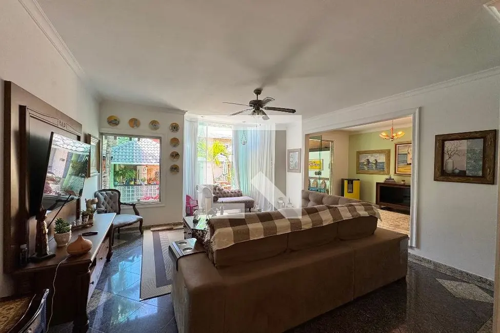 Foto 3 de Casa com 4 quartos à venda, 350m2 em Rio De Janeiro - RJ