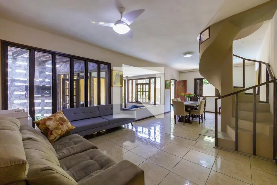 Foto 2 de Casa com 4 quartos à venda, 380m2 em Rio De Janeiro - RJ