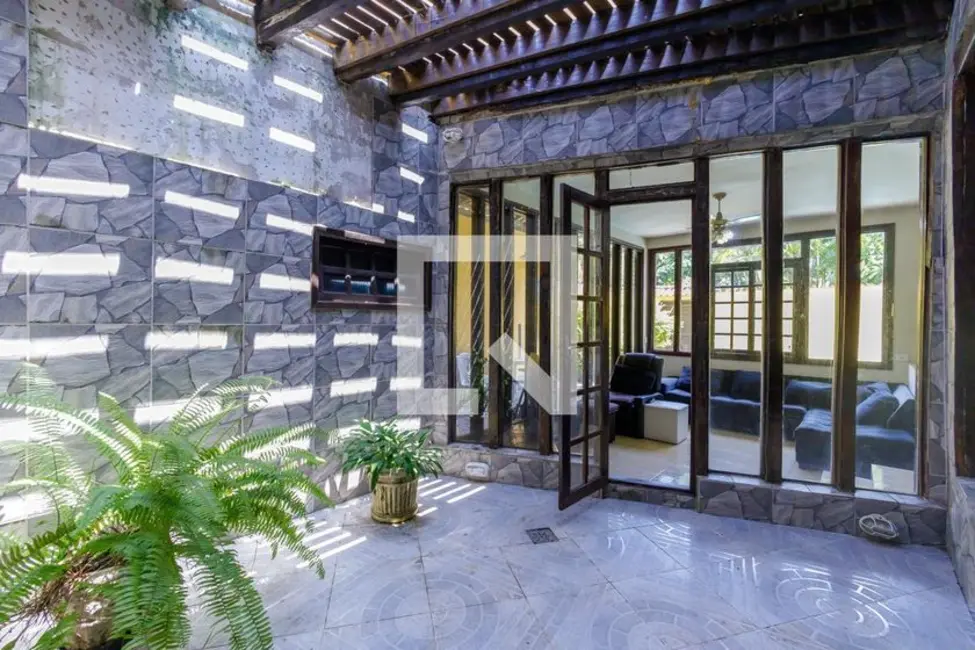 Foto 9 de Casa com 4 quartos à venda, 380m2 em Rio De Janeiro - RJ