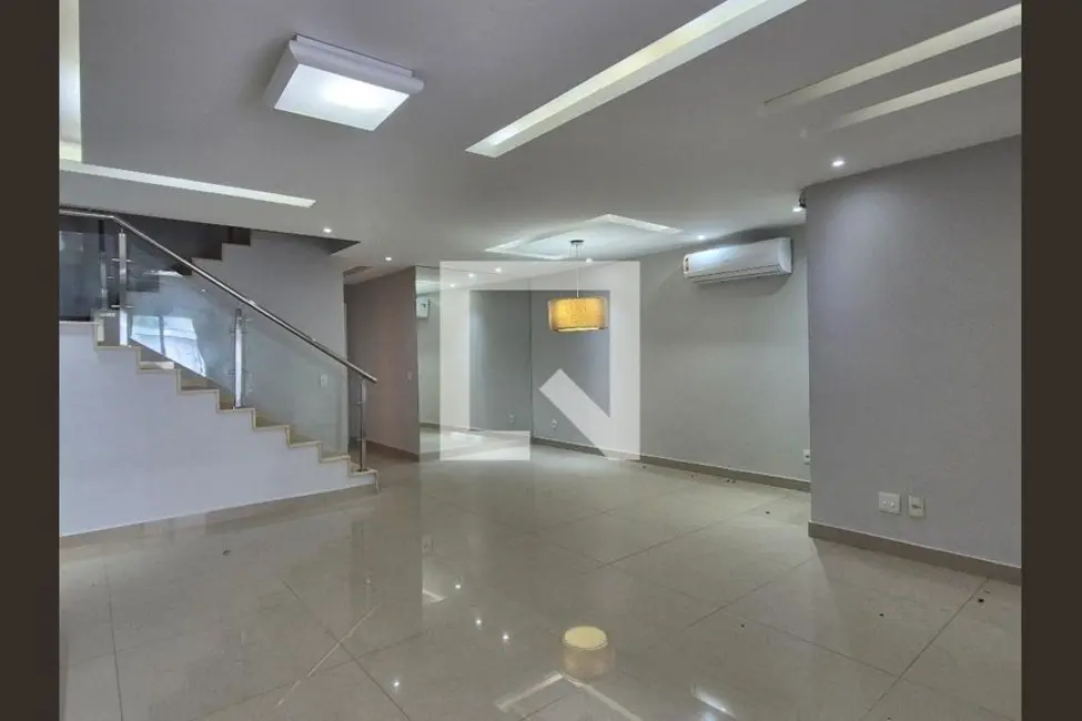 Foto 1 de Casa de Condomínio com 4 quartos à venda, 370m2 em Rio De Janeiro - RJ