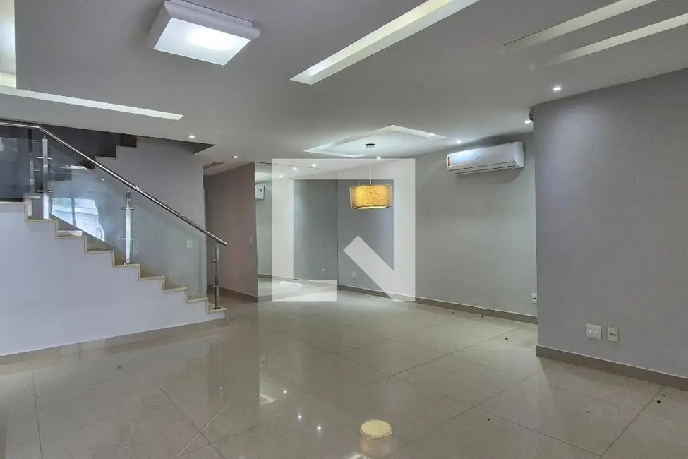 Foto 2 de Casa de Condomínio com 4 quartos à venda, 370m2 em Rio De Janeiro - RJ
