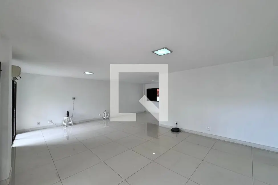 Apartamento com 3 quartos à venda, 177m2 em Rio De Janeiro - RJ - imagem 4 Foto 4 de Apartamento com 3 quartos à venda, 177m2 em Rio De Janeiro - RJ