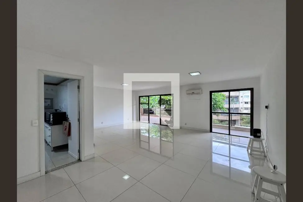 Apartamento com 3 quartos à venda, 177m2 em Rio De Janeiro - RJ - imagem 1 Foto 1 de Apartamento com 3 quartos à venda, 177m2 em Rio De Janeiro - RJ