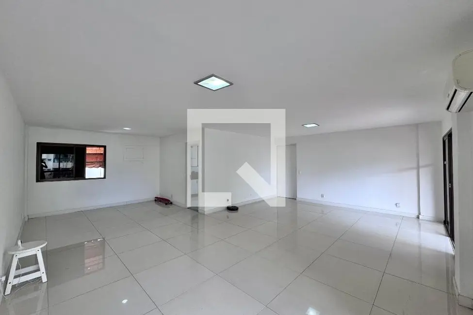 Apartamento com 3 quartos à venda, 177m2 em Rio De Janeiro - RJ - imagem 6 Foto 6 de Apartamento com 3 quartos à venda, 177m2 em Rio De Janeiro - RJ