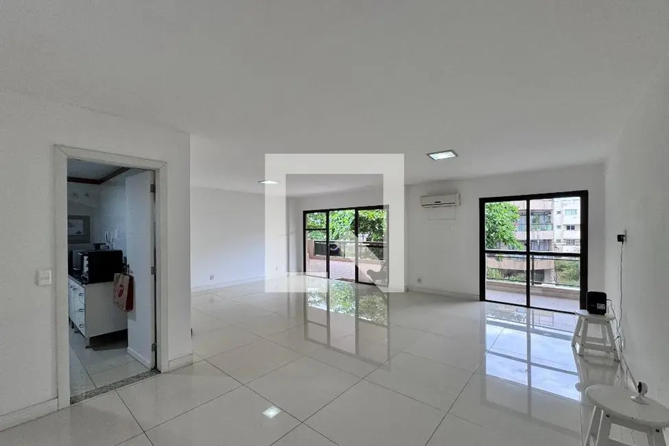Apartamento com 3 quartos à venda, 177m2 em Rio De Janeiro - RJ - imagem 2 Foto 2 de Apartamento com 3 quartos à venda, 177m2 em Rio De Janeiro - RJ