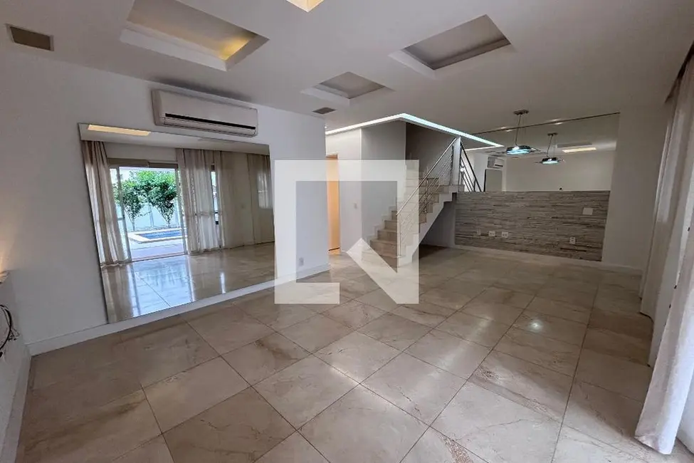 Casa de Condomínio com 4 quartos à venda, 240m2 em Rio De Janeiro - RJ - imagem 2 Foto 2 de Casa de Condomínio com 4 quartos à venda, 240m2 em Rio De Janeiro - RJ