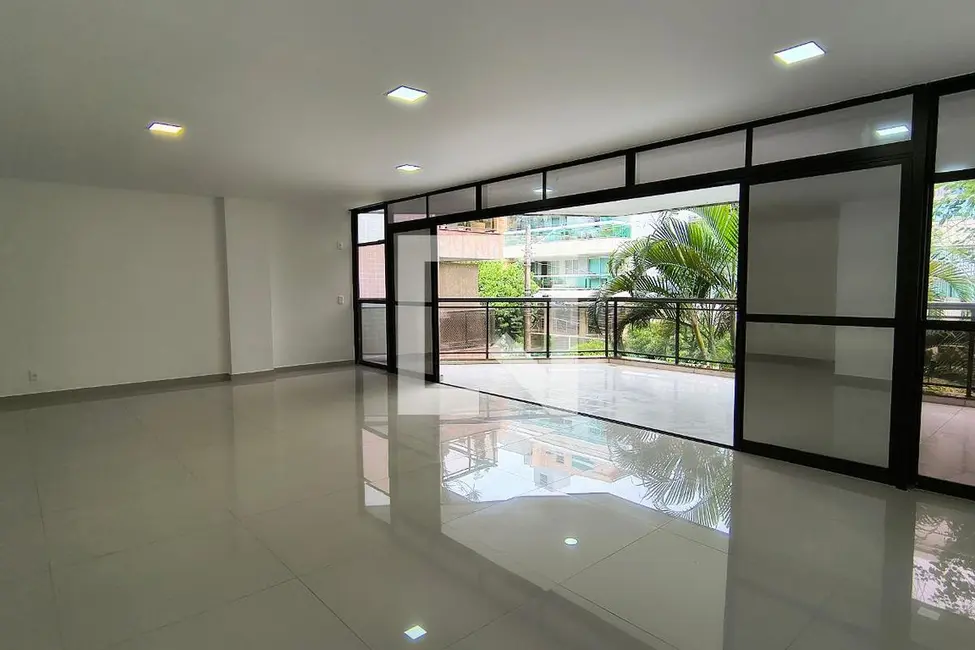 Apartamento com 3 quartos à venda, 181m2 em Rio De Janeiro - RJ - imagem 3 Foto 3 de Apartamento com 3 quartos à venda, 181m2 em Rio De Janeiro - RJ
