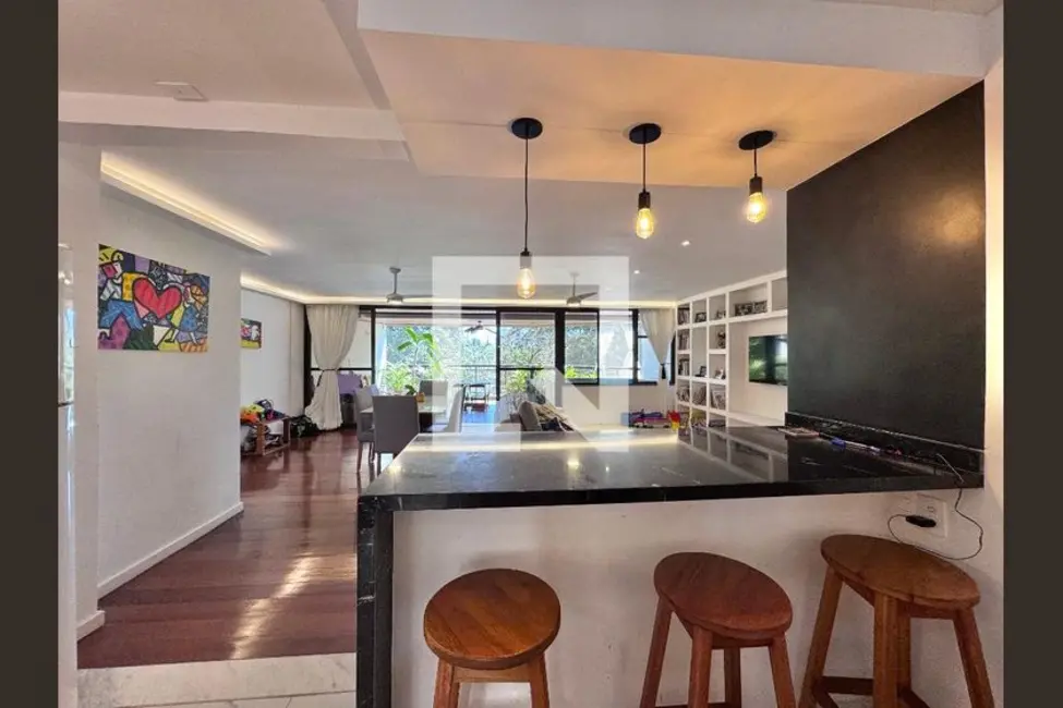 Apartamento com 5 quartos à venda, 180m2 em Rio De Janeiro - RJ - imagem 9 Foto 9 de Apartamento com 5 quartos à venda, 180m2 em Rio De Janeiro - RJ