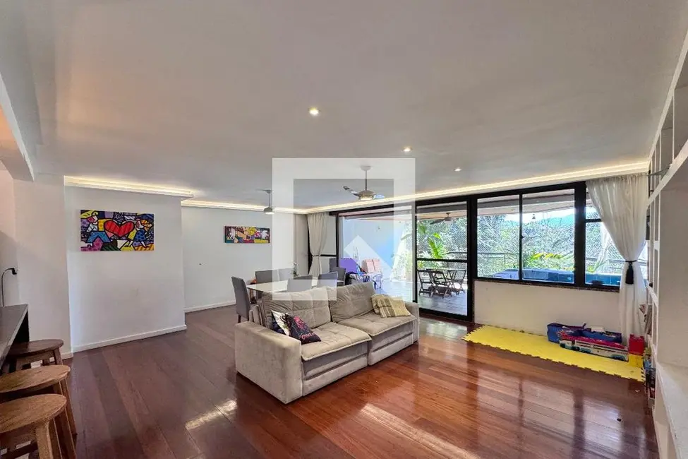 Apartamento com 5 quartos à venda, 180m2 em Rio De Janeiro - RJ - imagem 8 Foto 8 de Apartamento com 5 quartos à venda, 180m2 em Rio De Janeiro - RJ