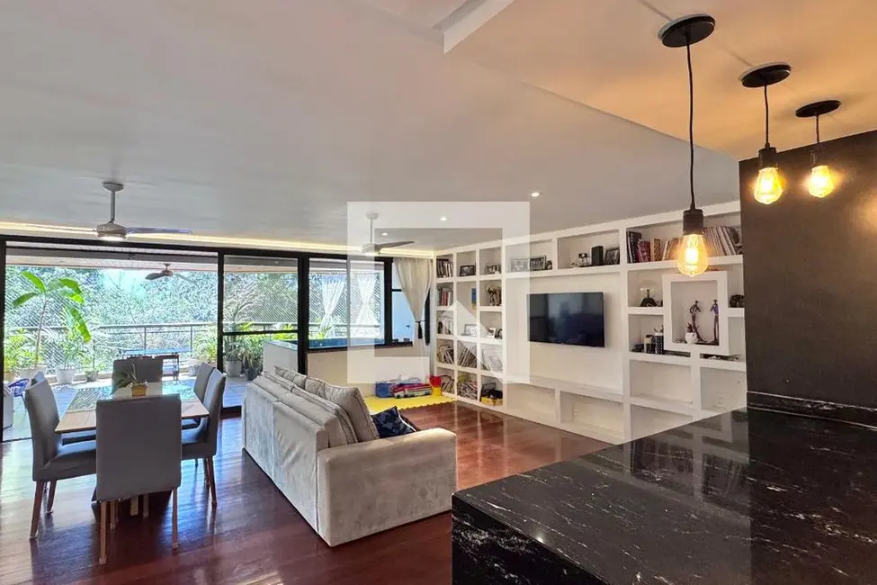 Apartamento com 5 quartos à venda, 180m2 em Rio De Janeiro - RJ - imagem 2 Foto 2 de Apartamento com 5 quartos à venda, 180m2 em Rio De Janeiro - RJ