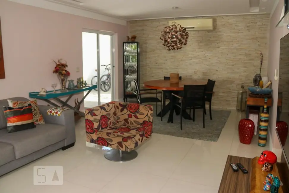 Casa de Condomínio com 4 quartos à venda, 260m2 em Rio De Janeiro - RJ - imagem 5 Foto 5 de Casa de Condomínio com 4 quartos à venda, 260m2 em Rio De Janeiro - RJ