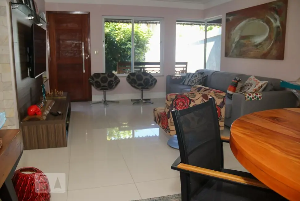 Casa de Condomínio com 4 quartos à venda, 260m2 em Rio De Janeiro - RJ - imagem 4 Foto 4 de Casa de Condomínio com 4 quartos à venda, 260m2 em Rio De Janeiro - RJ