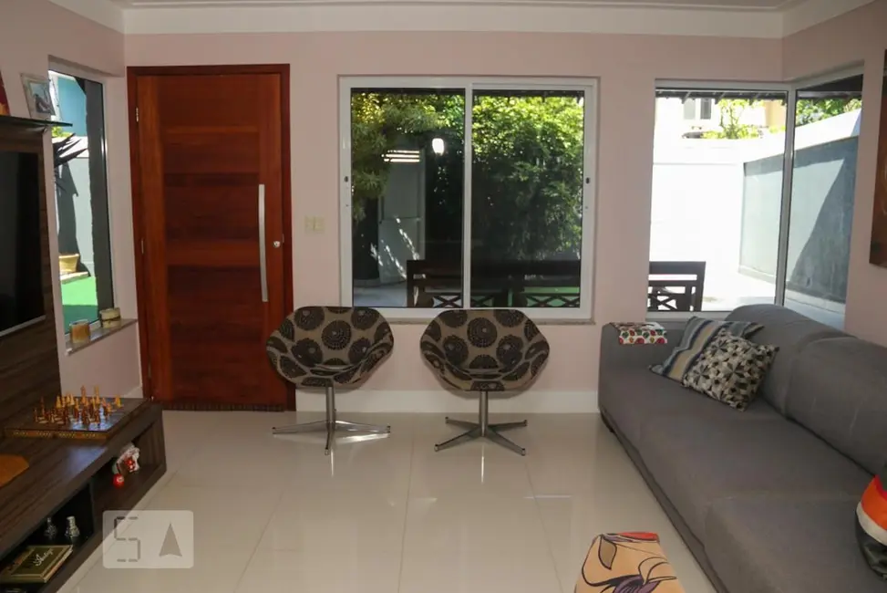 Casa de Condomínio com 4 quartos à venda, 260m2 em Rio De Janeiro - RJ - imagem 3 Foto 3 de Casa de Condomínio com 4 quartos à venda, 260m2 em Rio De Janeiro - RJ