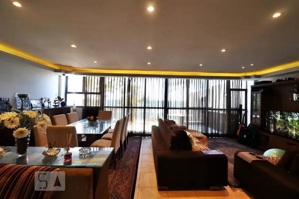 Apartamento com 3 quartos à venda, 185m2 em Rio De Janeiro - RJ - imagem 3 Foto 3 de Apartamento com 3 quartos à venda, 185m2 em Rio De Janeiro - RJ