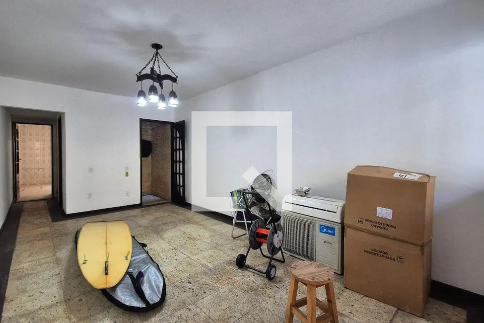 Foto 2 de Casa com 3 quartos à venda, 200m2 em Rio De Janeiro - RJ