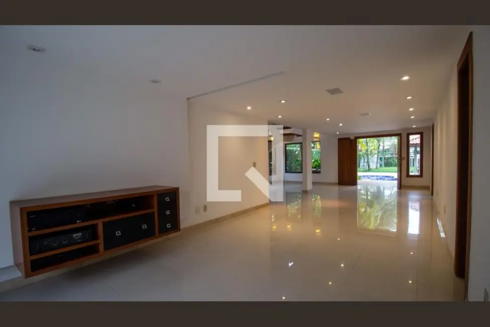 Casa de Condomínio com 4 quartos à venda, 350m2 em Rio De Janeiro - RJ - imagem 7 Foto 7 de Casa de Condomínio com 4 quartos à venda, 350m2 em Rio De Janeiro - RJ