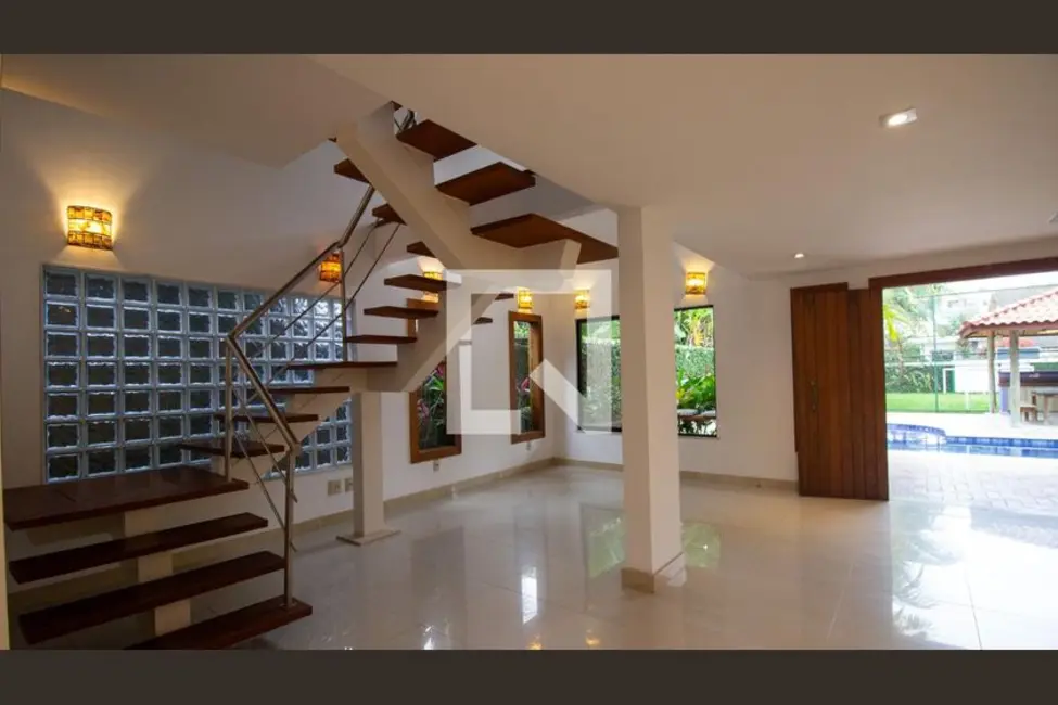 Casa de Condomínio com 4 quartos à venda, 350m2 em Rio De Janeiro - RJ - imagem 1 Foto 1 de Casa de Condomínio com 4 quartos à venda, 350m2 em Rio De Janeiro - RJ