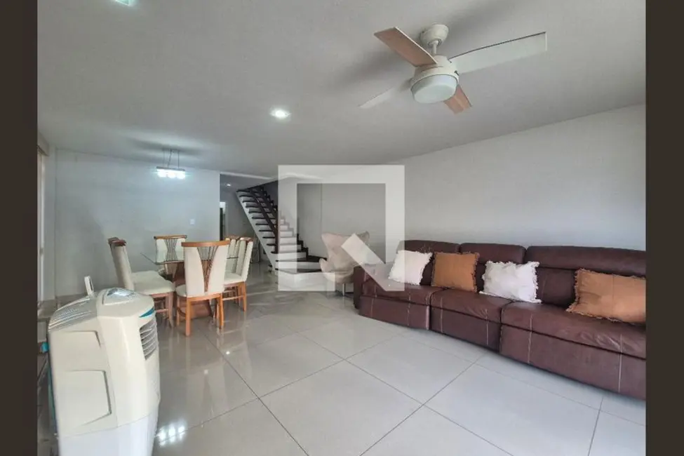 Casa com 4 quartos à venda, 250m2 em Rio De Janeiro - RJ - imagem 5 Foto 5 de Casa com 4 quartos à venda, 250m2 em Rio De Janeiro - RJ