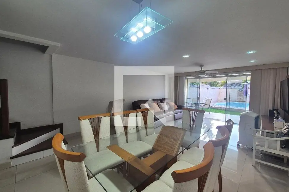 Casa com 4 quartos à venda, 250m2 em Rio De Janeiro - RJ - imagem 4 Foto 4 de Casa com 4 quartos à venda, 250m2 em Rio De Janeiro - RJ
