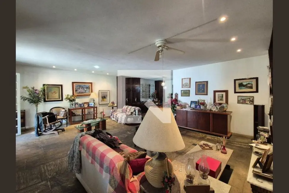 Casa com 4 quartos à venda, 427m2 em Rio De Janeiro - RJ - imagem 3 Foto 3 de Casa com 4 quartos à venda, 427m2 em Rio De Janeiro - RJ