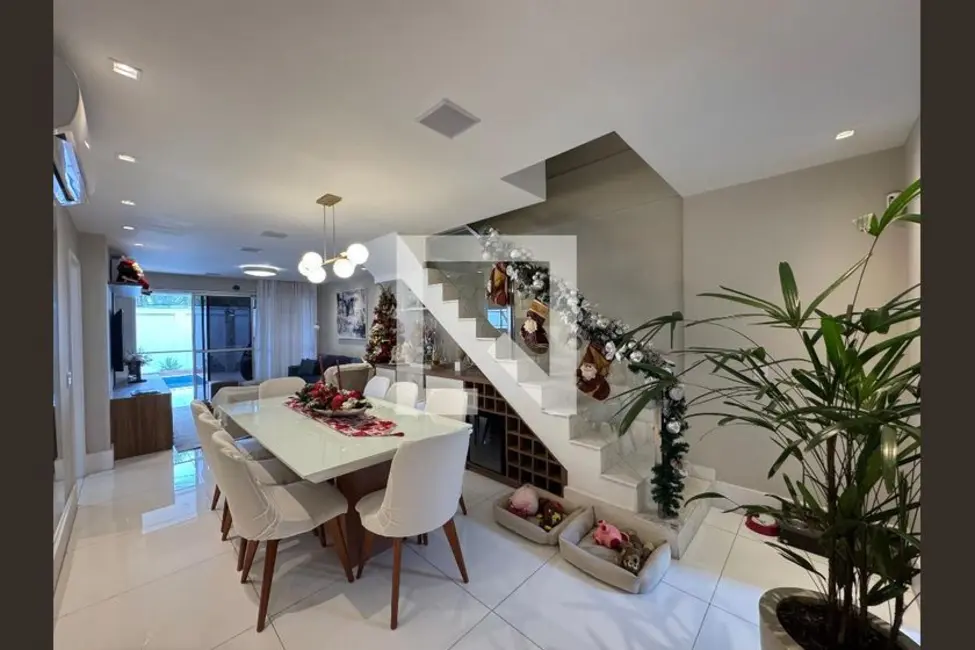 Casa de Condomínio com 4 quartos à venda, 264m2 em Rio De Janeiro - RJ - imagem 5 Foto 5 de Casa de Condomínio com 4 quartos à venda, 264m2 em Rio De Janeiro - RJ