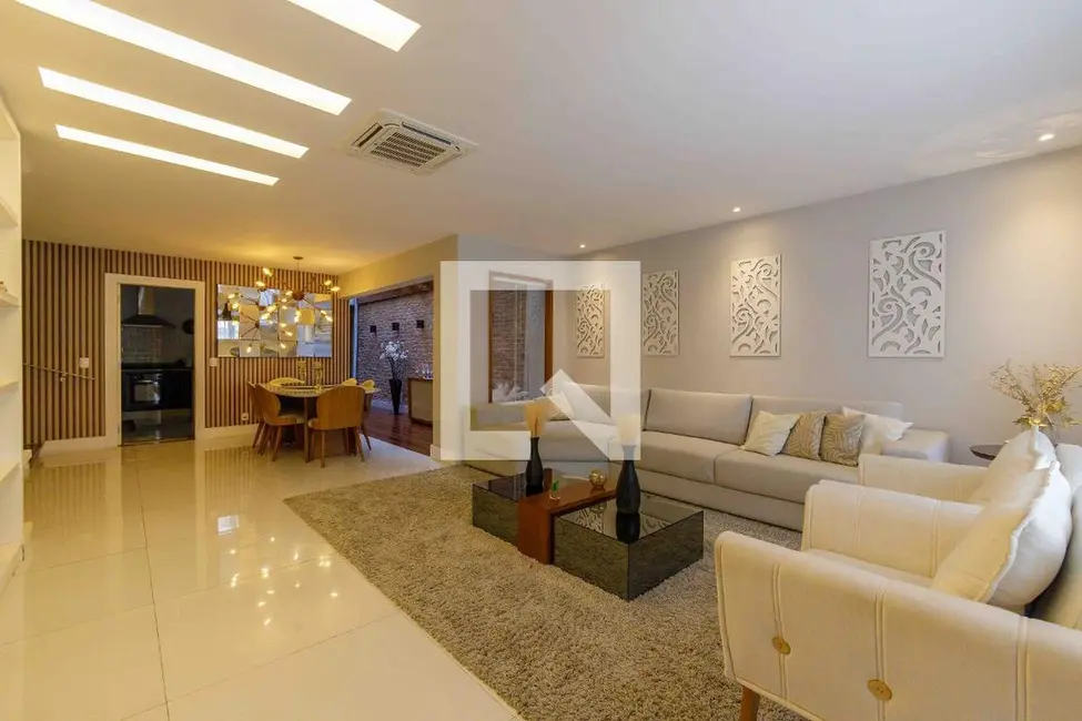 Foto 2 de Casa com 4 quartos à venda, 240m2 em Rio De Janeiro - RJ