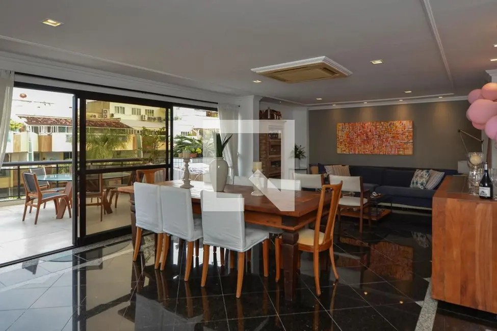 Apartamento com 5 quartos à venda, 500m2 em Rio De Janeiro - RJ - imagem 2 Foto 2 de Apartamento com 5 quartos à venda, 500m2 em Rio De Janeiro - RJ